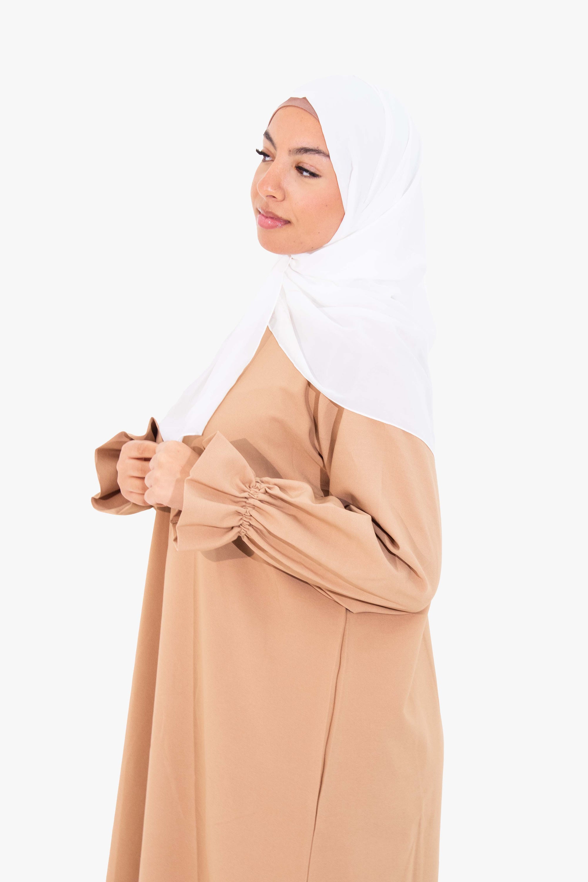 Coffee Poet Sleeve Abaya