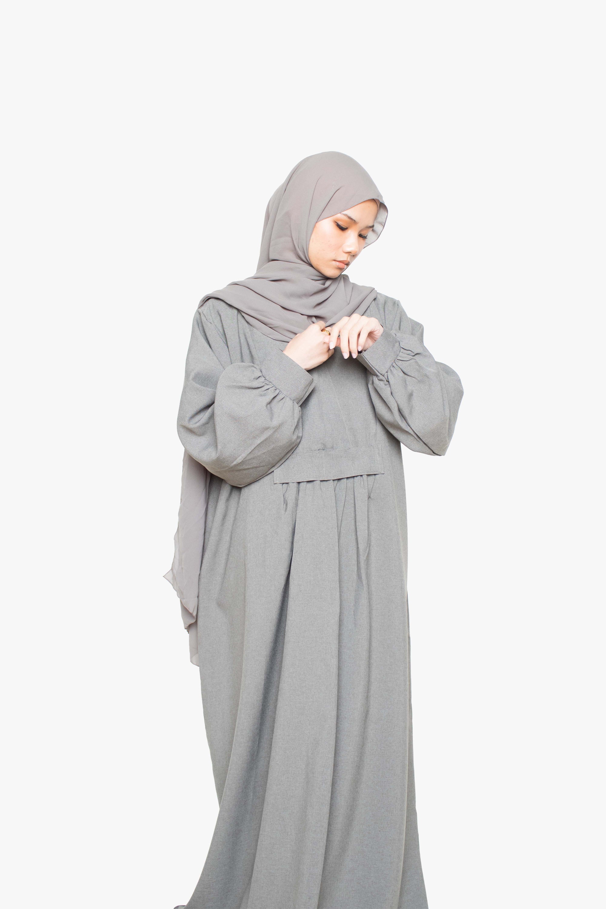 Textured Moss Green Pleated Bridge Abaya
