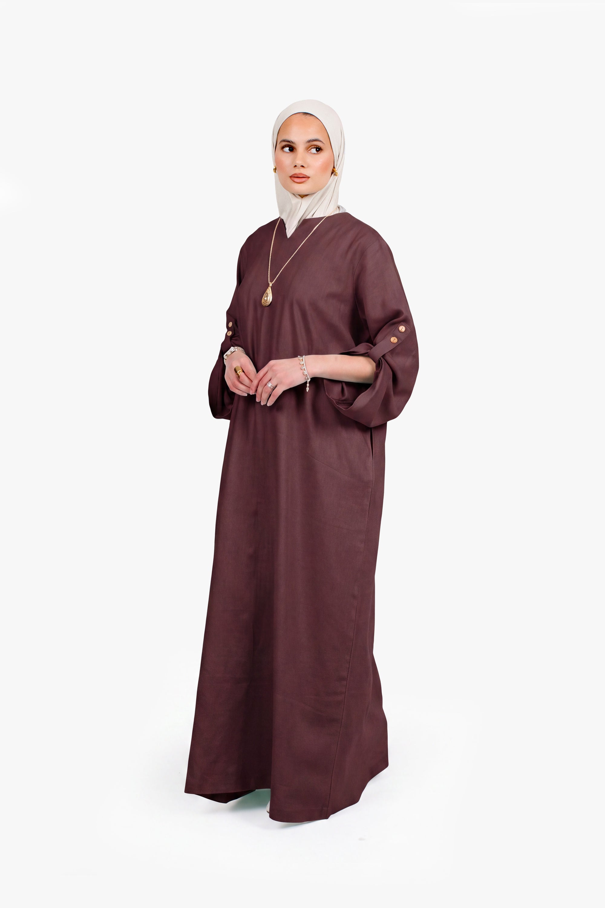 Ecru-weiße Leinen-Baumwoll-Abaya mit Knöpfen an den Ärmeln