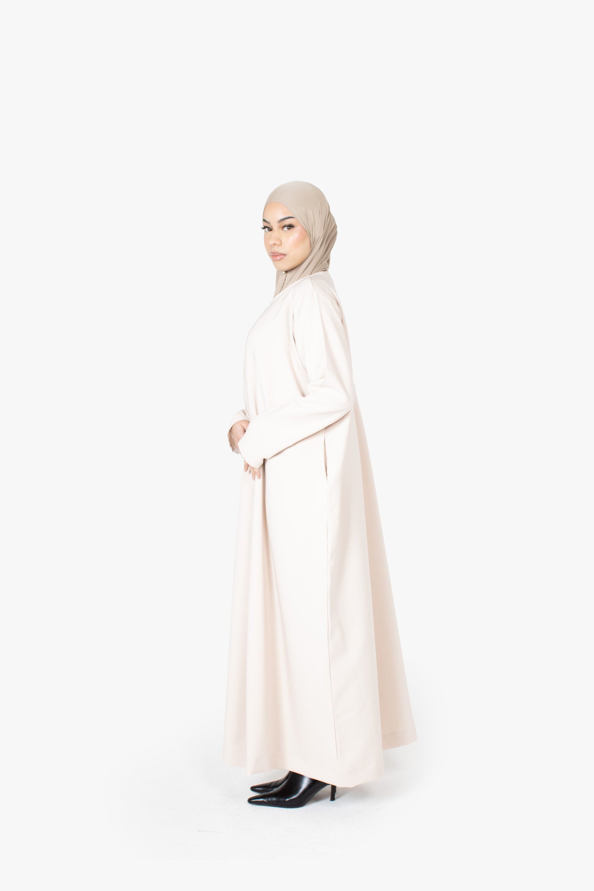 Cream Pleat Abaya